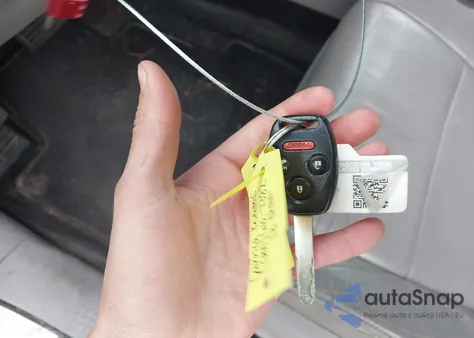 2013 Honda Pilot Touring z USA, uszkodzony, nr VIN 5FNYF4H92DB001864